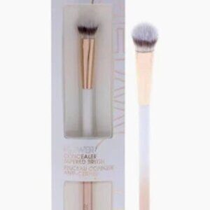 Flower Beauty Tapered Concealer Brush